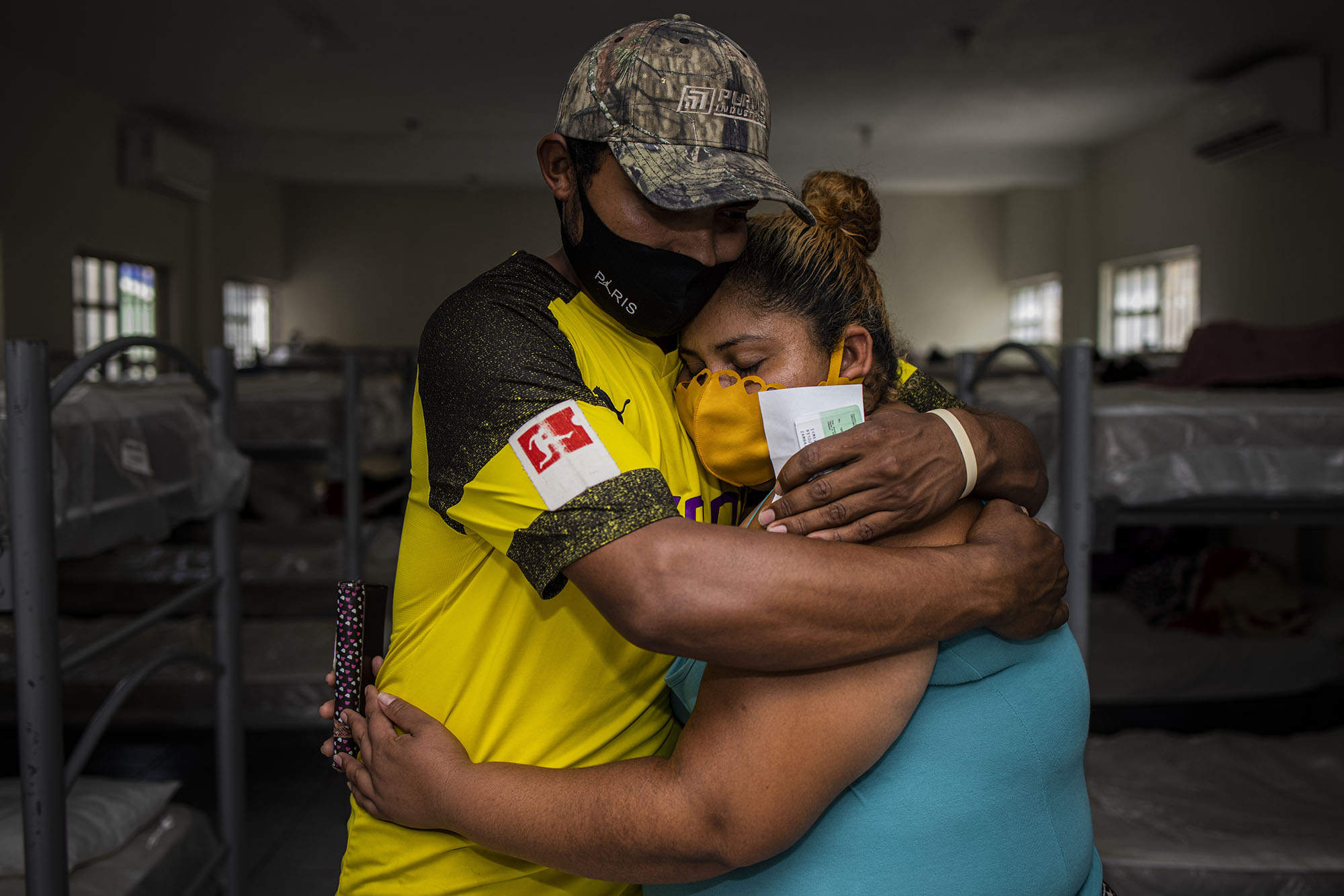 Reynosa, région de Tamaulipas, Mexique. Le 4 mai 2021. Cindy Caceres, 28 ans et Carlos Roberto Tunez, 27 ans. Ils demandent l'asile politique aux Etats-Unis après avoir fui le Honduras pour sauver leur vie.